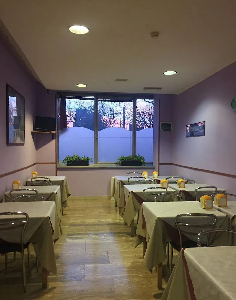 Hotel Rex Milano 3*, Milan